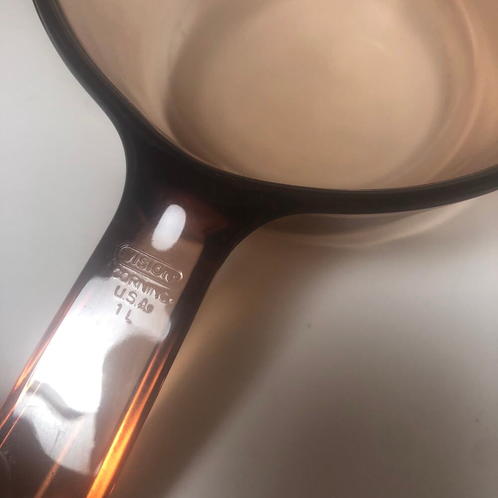 Corning Vision Ware Amber 1 Liter Sauce Pan Pot With Pour Spout & Lid USA - Picture 4 of 6